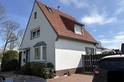 Modernisiertes Einfamilienhaus mit großem Südgrundstück in beliebter Lage - Nordenham