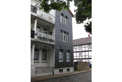 - Schöne 4-Zimmer-EG-Wohnung mit großem Balkon - - Goslar
