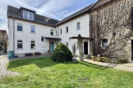 Haus zum Kaufen in Bad Lauchstädt 246.000,00 € 345 m²
