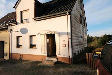 Haus mit großem Garten im Ortsteil Dirmingen - Eppelborn