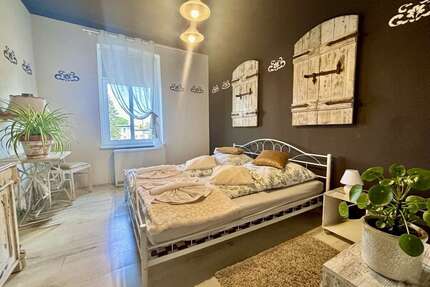Wohnung zum Kaufen in Naumburg 250.000,00 € 321.43 m²