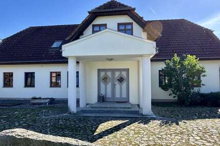 Haus zum Kaufen in Blesewitz Alt-Sanitz 489.000,00 € 250.55 m² - Blesewitz / Alt-Sanitz