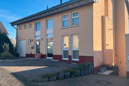 Haus mit Einliegerwohnung in 65597 Hünfelden-Heringen