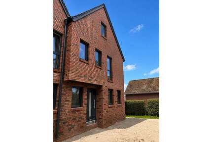 Haus zum Mieten in Edewecht Friedrichsfehn 1.695,00 € 121 m² - Edewecht / Friedrichsfehn