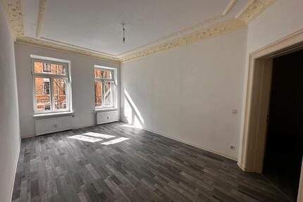 Helle 2-Zimmer-Wohnung mit grünem Ausblick in Leipzig