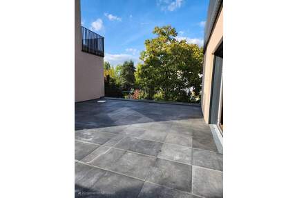 Rodgau-Jügesheim - Neubau-Erstbezug - Topmoderne 4 Zi. Whg. mit EBK, Terrasse + Carport