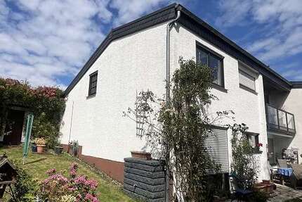 Haus zum Kaufen in Büdingen 290.000,00 € 157.93 m²