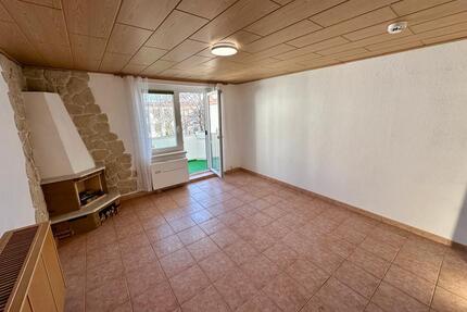 Schicke 3 Raumwohnung mit Balkon und Küche - Zeitz