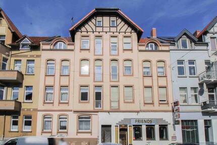 Denkmalgeschützte 3-Zimmer-Altbauwohnung in Hannover-List - vermietet als WG