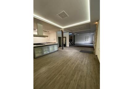 Exklusives Wohnloft auf 2 Ebenen mit eigenem Eingang, Stellplatz, Garten & überdachter Grillterrasse – 280 m² in Menden - Menden (Sauerland) Bösperde