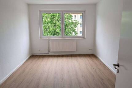 LIVEVIDEO, S-Bahn-Badesee-Wohnen im Grünen, HomeofficePendeln(30Min. LEIPZIG) hilfsbereite Nachbarn - BORNA-Neukirchen