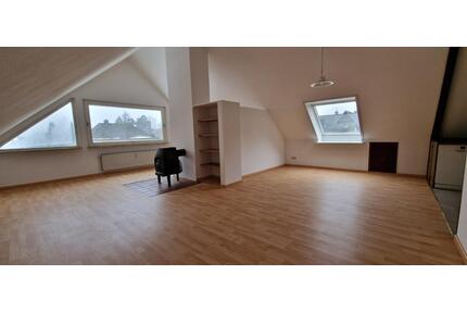 Gemütliche 3-Zimmer-DG-Wohnung mit Kaminofen in Lachendorf