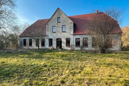 Gutshaus in Moor in Ostseenähe - 680.000,00&nbsp;EUR Kaufpreis, ca.&nbsp; 700,00&nbsp;m&sup2; in Bad Schönborn (PLZ: 76669)