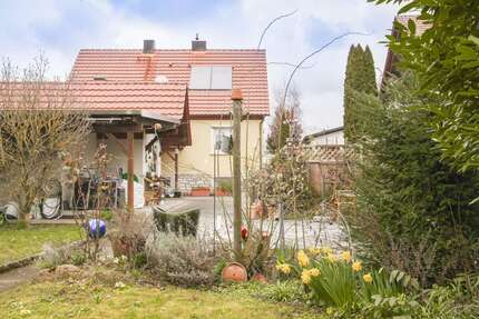 Haus zum Kaufen in Gelchsheim 320.000,00 € 107 m²