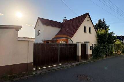 Haus zum Kaufen in Lauchhammer 156.000,00 € 122.67 m²