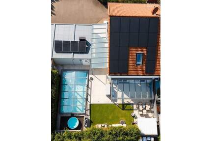 Luxus-Doppelhaushälfte mit Smart Home, Pool, Premium-Küche, Heimkino, Kamin & Wintergarten - Landsberg am Lech