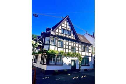 Charmantes Fachwerkhaus mit ca. 180 m² Nutzfläche in Winningen