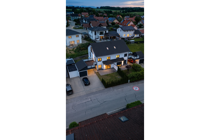 Haus zum Mieten in Neumarkt-Sankt Veit 1.990,00 € 165 m²