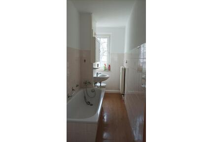 2 Raumwohnung mit ***Wanne*** - 216,00&nbsp;EUR Kaltmiete, ca.&nbsp; 45,00&nbsp;m&sup2; in Lunzenau (PLZ: 09328)