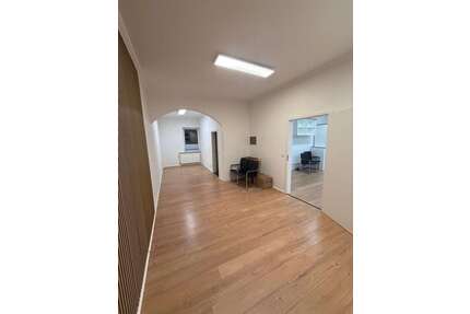 Büro in Husum 720,00 € 69 m² - 720,00&nbsp;EUR Kaltmiete, ca.&nbsp; 69,00&nbsp;m&sup2; in Husum (PLZ: 25813)