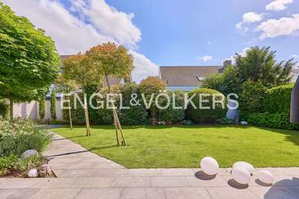 Haus zum Kaufen in Limburgerhof 1.100.000,00 € 250 m²