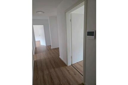 4-Zimmer-Wohnung mit Terrasse - 1.400,00&nbsp;EUR Kaltmiete, ca.&nbsp; 90,00&nbsp;m&sup2; in Üchtelhausen (PLZ: 97532)