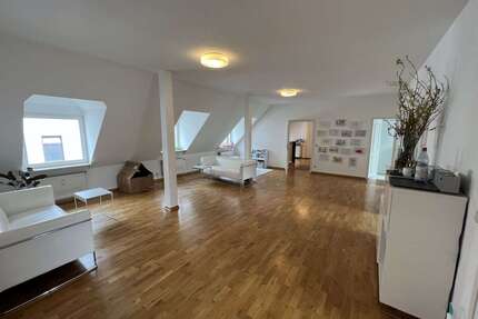 Wohnung zum Mieten in Frankfurt am Main 2.350,00 € 110 m²