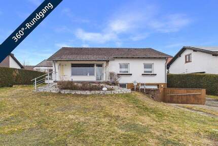 Gepflegtes Einfamilienhaus mit großem, sonnigem Garten am Eixelberg in Kösching