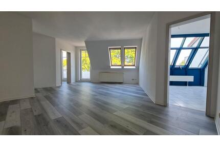 Exklusive 2-Zimmer-Maisonette-Wohnung mit Balkon, Dachterrasse & Stellplatz - Wenzenbach