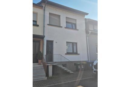 Einfamilienhaus - 78.000,00&nbsp;EUR Kaufpreis, ca.&nbsp; 100,00&nbsp;m&sup2; in Saarlouis (PLZ: 66740)