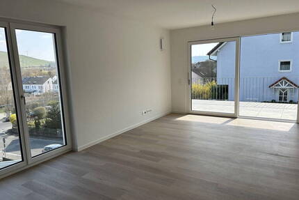 Erstbezug: Premium 3-Zimmer Neubauwohnung A+| Süd-Balkon mit Fernblick | EBK & Aufzug - Zell am Main