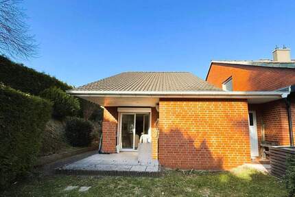 Patentes kleines Einfamilienhaus mit Carport und Garten, Bj. 2001 in Ruhelage und dennoch zentral - Norderstedt Harksheide