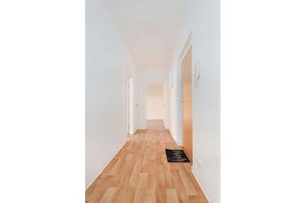 Wohnung zum Mieten in Schönebeck 312,36 € 54.8 m²