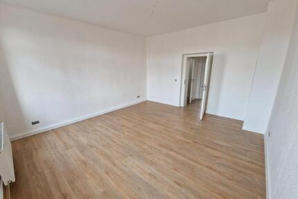 Dreiraumwohnung mit Tageslichtbad und Balkon - Eilenburg