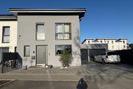 Neuwertige Stadtvilla-DHH| Ausbaureserve | Keine Provision - Mönchengladbach Nord