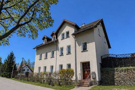Wohnen auf drei Etagen - mit Gartenidylle in Zug - Freiberg