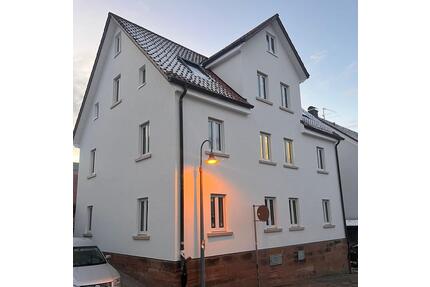 Kernsanierte 3 Zi. Wohnungen - 260.000,00&nbsp;EUR Kaufpreis, ca.&nbsp; 257,00&nbsp;m&sup2; in Freudenstadt (PLZ: 72250)