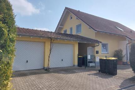Zweifamilienhaus mit schönem Grundstück in Oberrimsingen - Breisach am Rhein