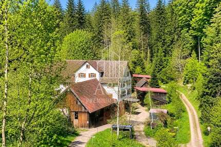 Haus zum Kaufen in Nagold 1.199.000,00 € 245 m²