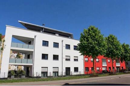 Neuwertige 3,5-Zimmer-Wohnung mit Loggia und Tiefgaragenstellpl. im urbanen Umfeld, Leitgrabenweg 2 - Neumarkt in der Oberpfalz
