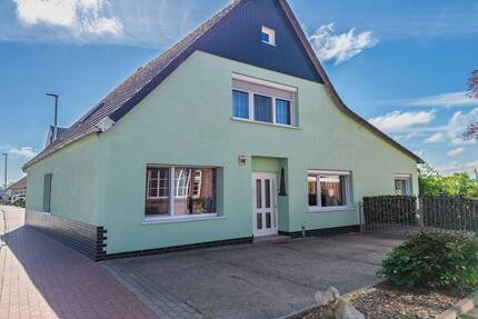 Ländliche Weite trifft großzügigen Wohnkomfort - 2008 kernsaniertes Einfamilienhaus mit Weitblick! - Butjadingen Burhave