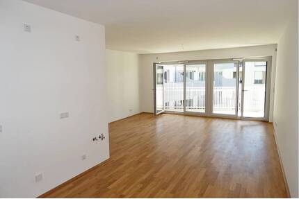 Familienfreundliche 3-Zi-Whg mit großem Balkon direkt an der U-Bahn - München Ramersdorf-Perlach