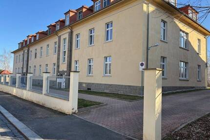 * 3-RWE * ruhige Seitenstraße * PKW-Stellplatz möglich * - Grimma