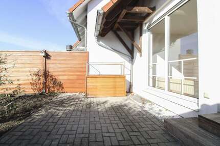 Haus zum Kaufen in Leuna 230.000,00 € 100.36 m²