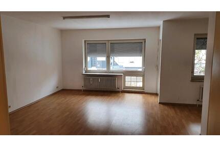Schwenningen: 4 Zimmer Wohnung im EG, geräumig, ab sofort ☀️ - Villingen-Schwenningen