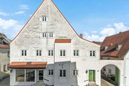 Haus zum Kaufen in Rennertshofen 550.000,00 € 445 m²