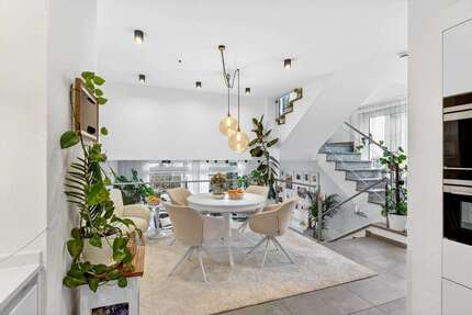 Haus zum Kaufen in Ulm 1.050.000,00 € 178.46 m²