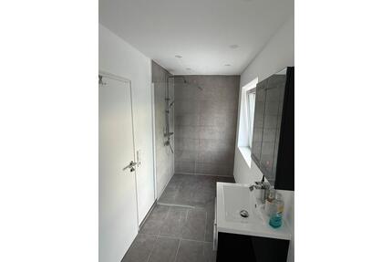 4-Zimmer-Wohnung zur Miete in einem Zweifamilienhaus - Burgrieden
