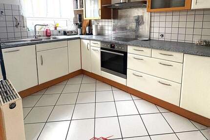 Gelegenheit! Schöne 3,5-Zi-Whg in einer gefragten ruhigen Lage mit fantastischer Aussicht vom Balkon - Göppingen / Holzheim