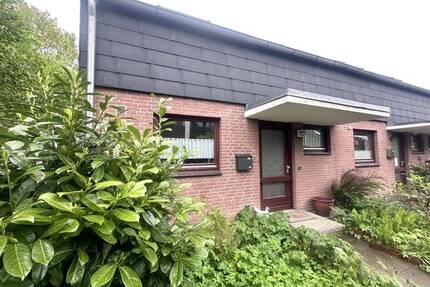 Interessantes Endreihenhaus mit Loggia und Einliegerwohnung - Pansdorf